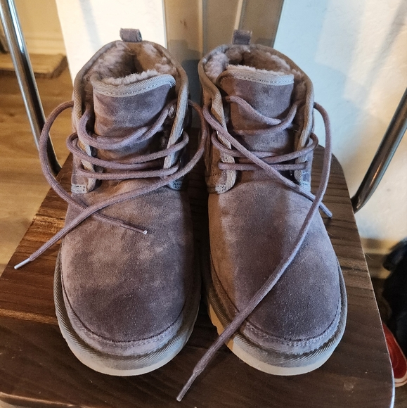 Ugg Neumel Grey Boot - Picture 3 of 4